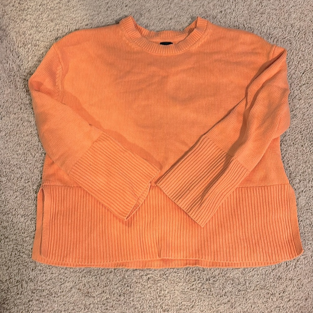 Gap sweater